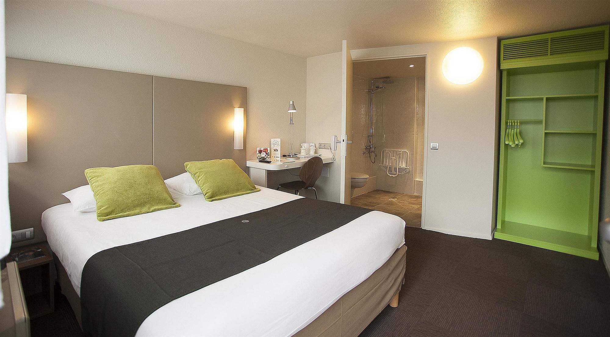 Campanile Evry Est - Saint Germain Les Corbeil Hotel Bagian luar foto