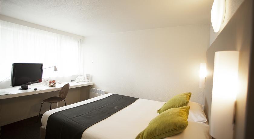 Campanile Evry Est - Saint Germain Les Corbeil Hotel Bagian luar foto