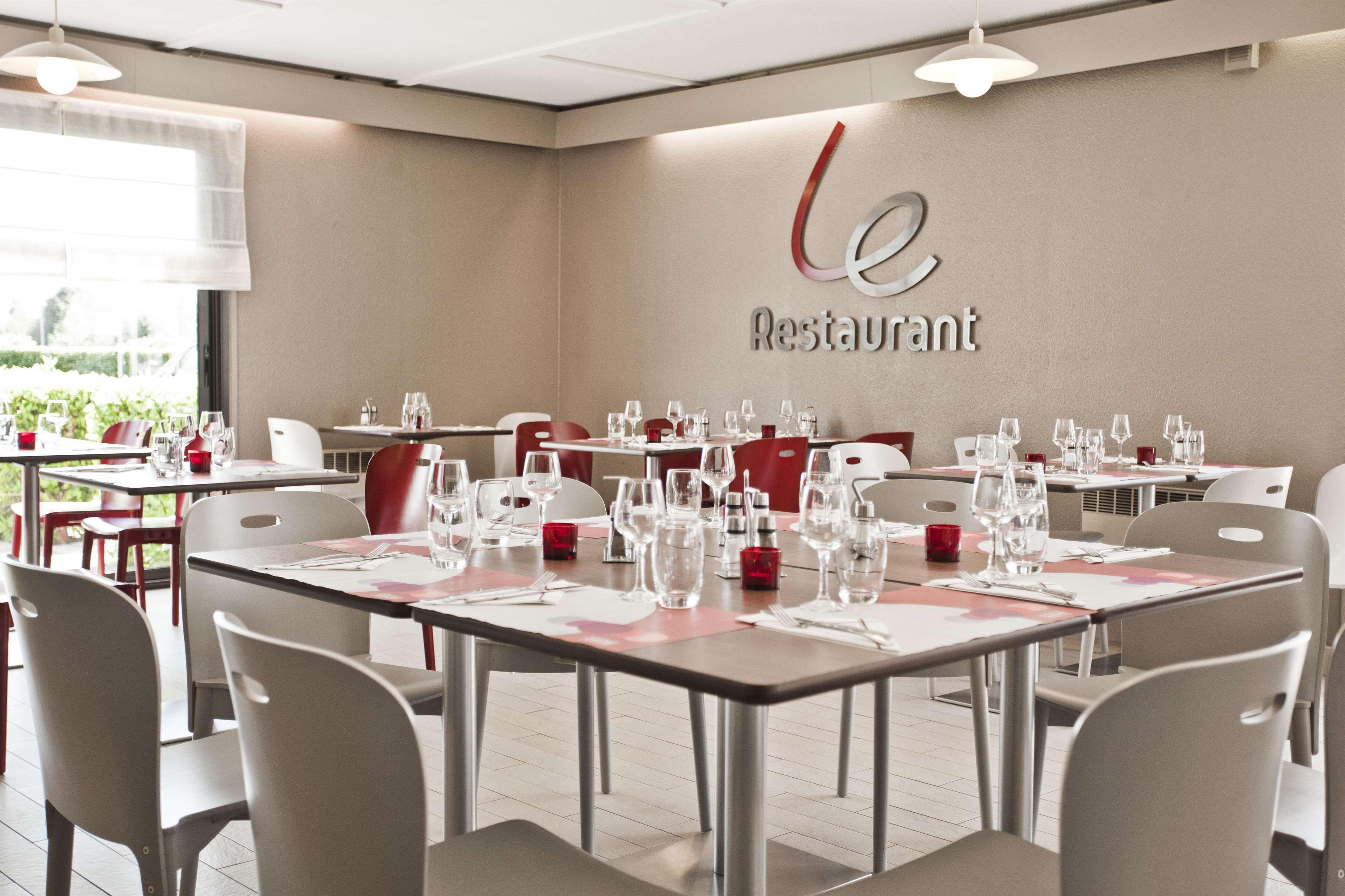 Campanile Evry Est - Saint Germain Les Corbeil Hotel Bagian luar foto