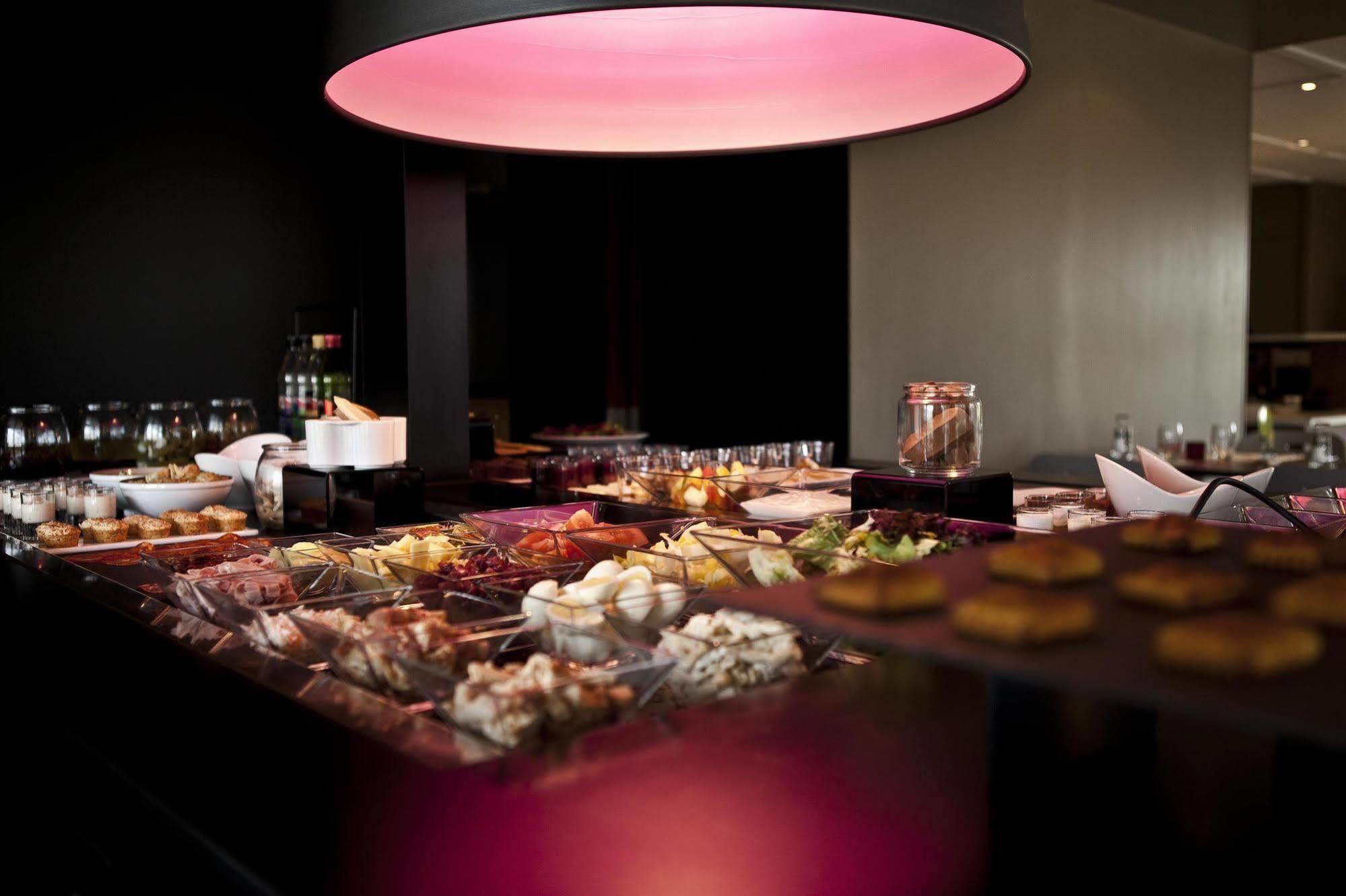 Campanile Evry Est - Saint Germain Les Corbeil Hotel Bagian luar foto