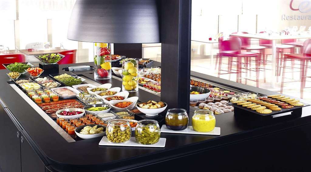 Campanile Evry Est - Saint Germain Les Corbeil Hotel Restoran foto