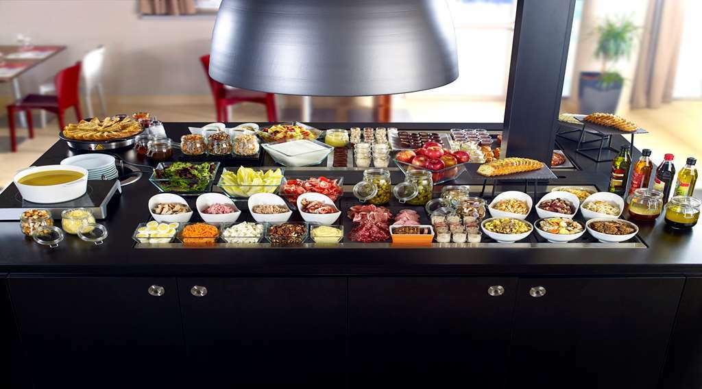 Campanile Evry Est - Saint Germain Les Corbeil Hotel Restoran foto